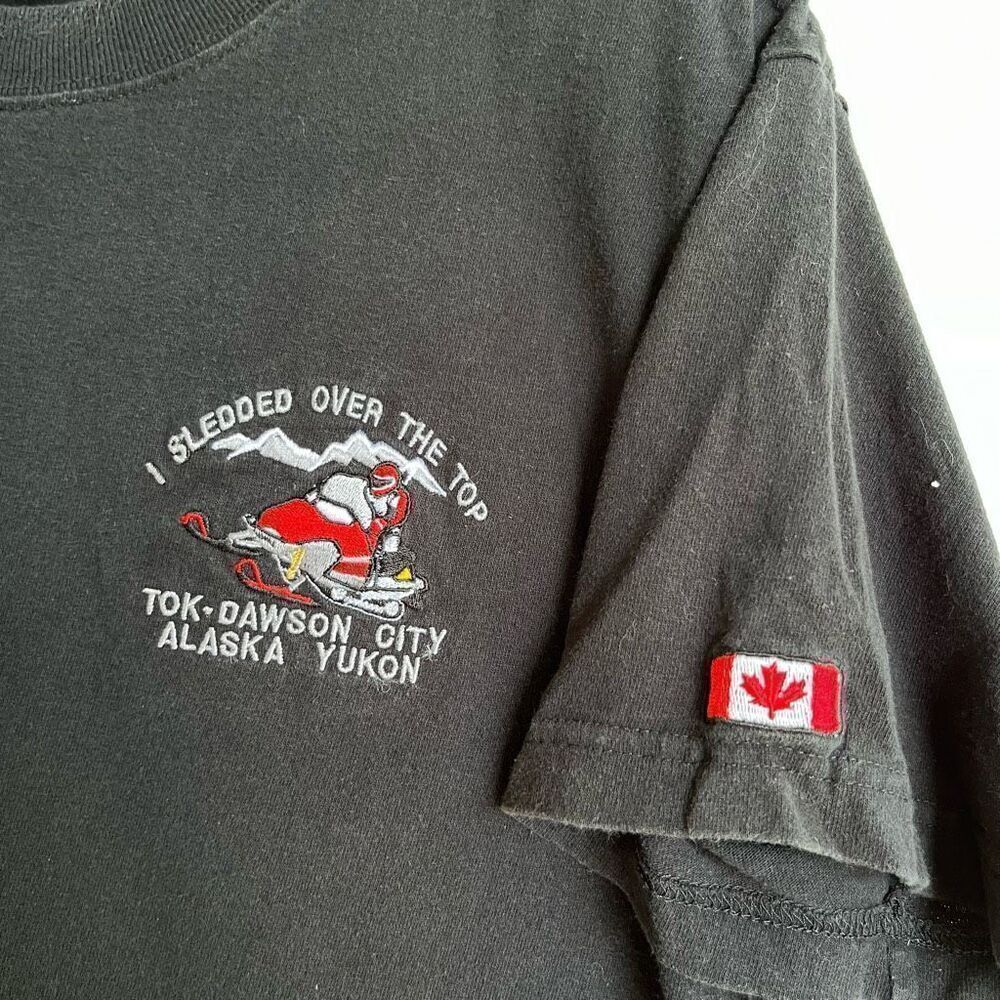 Vintage “I Sledded Over the Top” Tee Tok-Dawson Alaska Yukon Canada Flag L